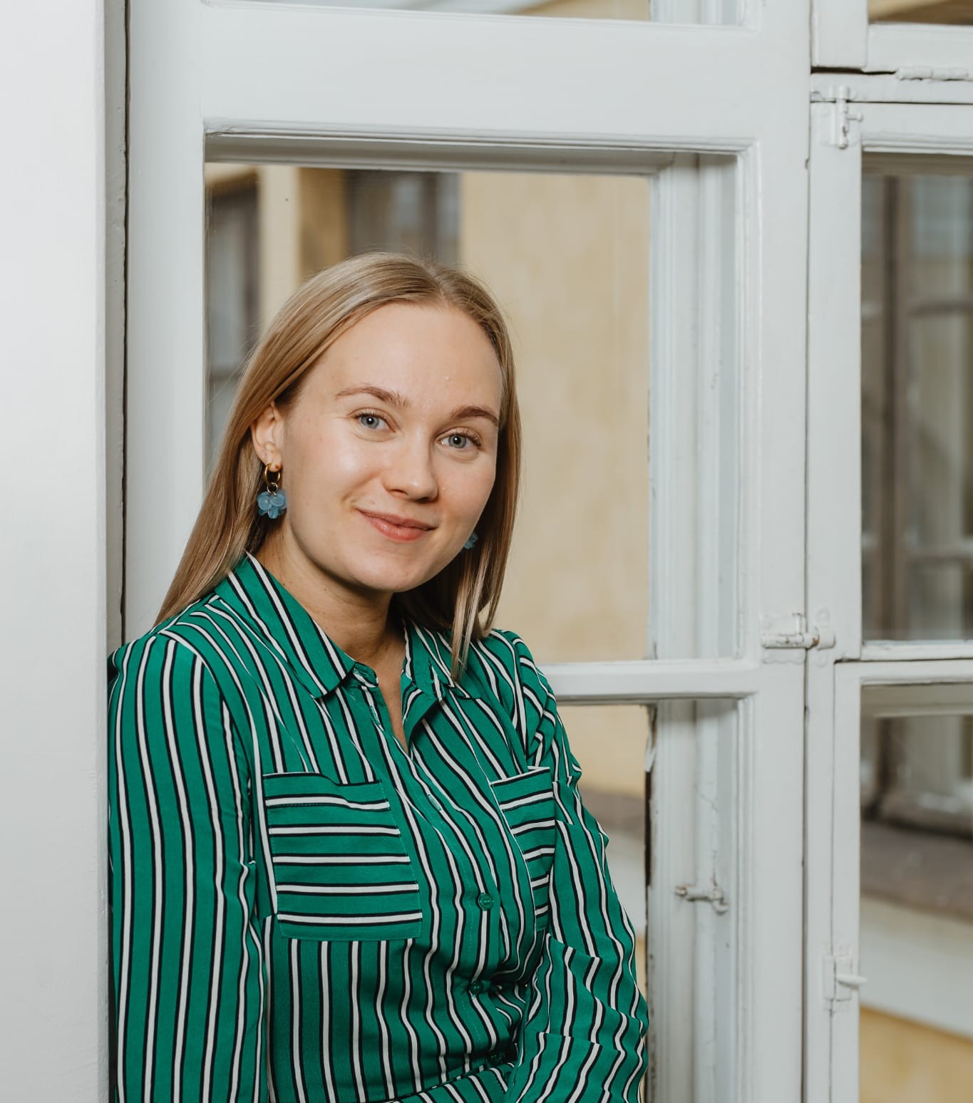 Olen yksi niistä Helsingin kasvatus- ja koulutuslautakunnan suomenkielisen jaoston päättäjistä, jotka ovat viime päivinä puhuttaneiden koulupiiriuudistusten takana. Olen myös itä-helsinkiläisen koulun opettaja sekä itä-helsinkiläinen perheenäiti. Tässä kirjoituksessa kommentoin molempia viime keväänä tehtyjä päätöksiä.
